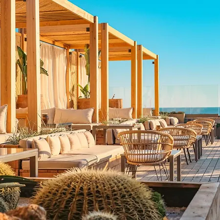 Day One & - Adult Only Otel
